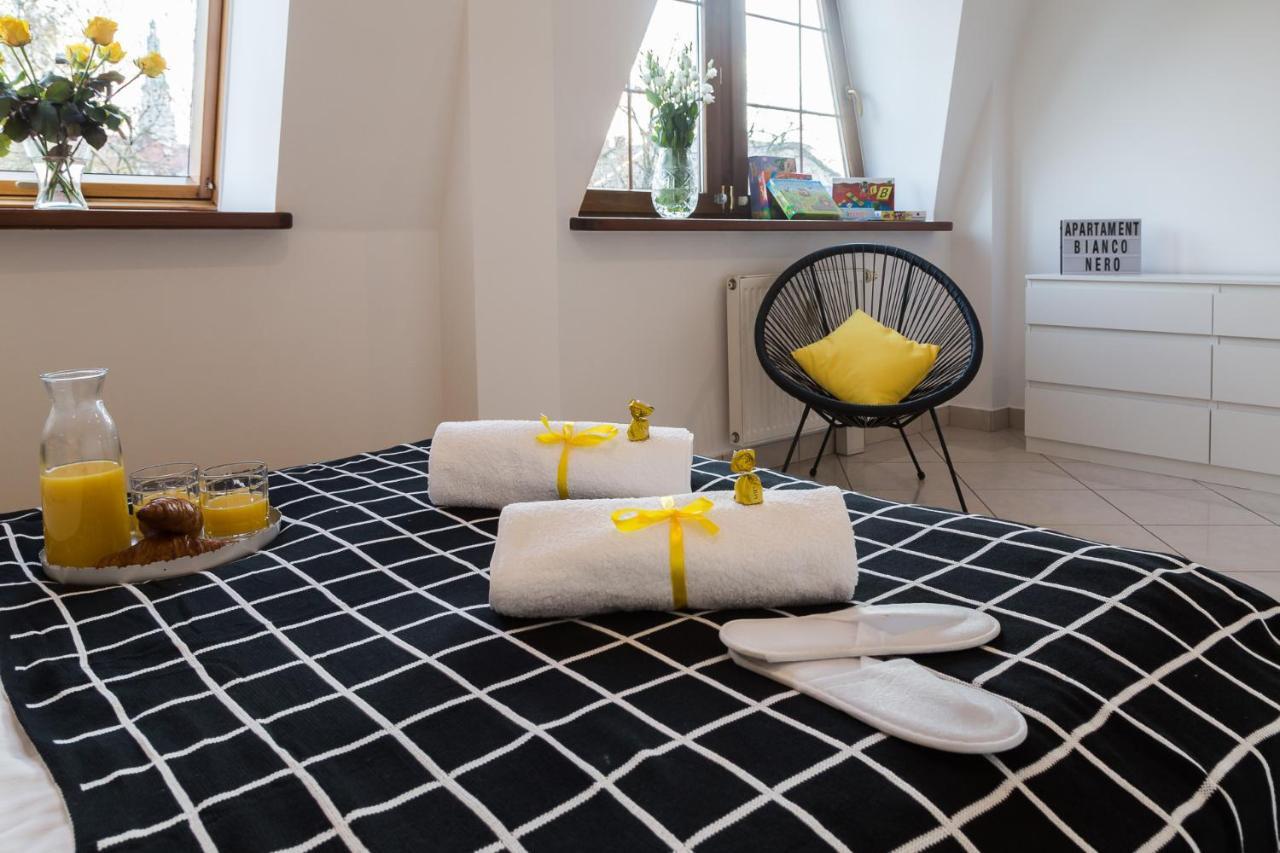 ブィドゴシュチュApartament Bianco Nero Pod Jasna Gora, Bezplatny Parking, Teren Ogrodzony.アパートメント エクステリア 写真